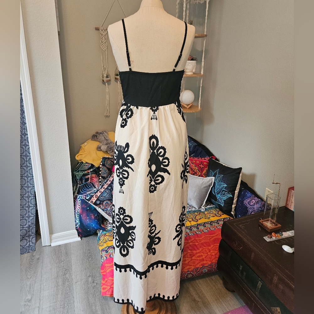 Black and Cream Print Maxi Dress Adjustable Straps - Picture 7 of 7